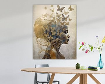 Modern portret van een Vrouw met Vlinders rond haar hoofd, serie Vrouwen Goud van Studio Pieternel