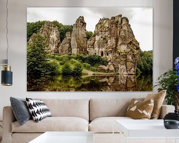 Externsteine, mystieke rotspartijen in het Teutoburgerwoud, Duitsland van Melissa Peltenburg