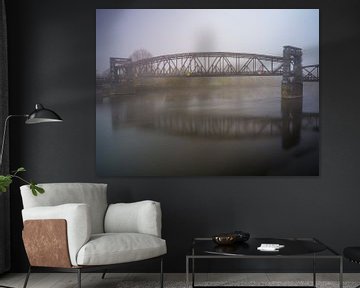 Maagdenburg - De hefbrug op een mistige dag in november van t.ART