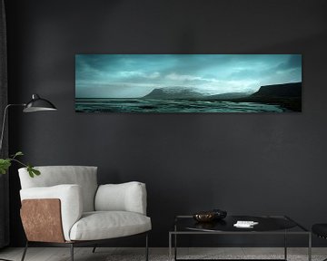 Panorama van een prachtig stuk kustlijn in IJsland van Arc One