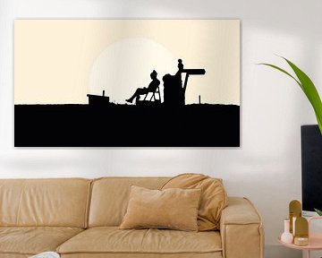 Silhouette einer sitzenden Dame auf dem Deich in Hindeloopen von Yke de Vos
