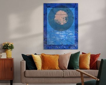 Abstracte organische en geometrische vormen in blauw. van Dina Dankers