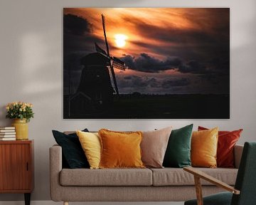 Molensilhouet bij zonsondergang van Ilona Water