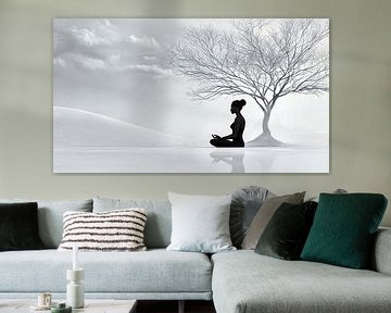Femme faisant du yoga sur Frank Heinz