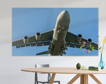 Atterrissage du Lockheed C-5M Super Galaxy.