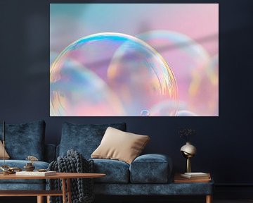 Zeepbellen in zachte kleuren van Poster Art Shop