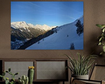 Alpen met veel sneeuw zon en blauwe lucht von Marcel van Duinen