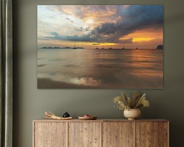 Charlie Beach op Koh Mook van Walter G. Allgöwer