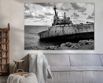 Zwart-witfoto EDRO III scheepswrak – Maritieme schoonheid in beeld van Melissa Peltenburg