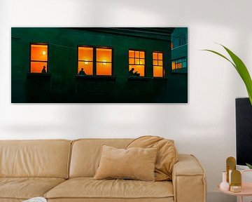 Jeux de lumière dans les cadres de fenêtres - Vie urbaine sur Poster Art Shop