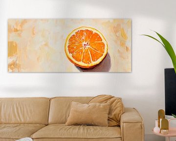 Sappige sinaasappelschijf op een lichte achtergrond van Poster Art Shop