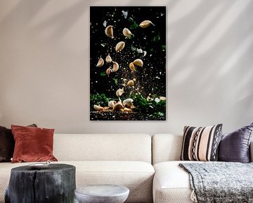 Vliegende knoedels met verse kruiden van Poster Art Shop