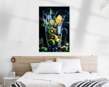 Fruchtige Explosion im Wasserglas von Poster Art Shop