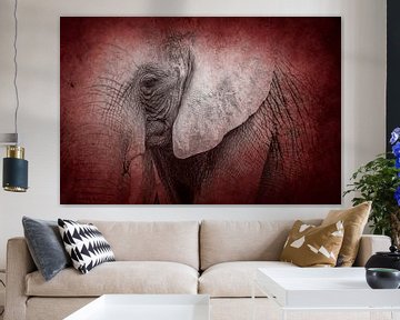 Rode Stilte Olifant in een Mystieke Compositie van Femke Ketelaar