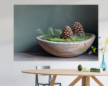 Bol rustique avec pommes de pin