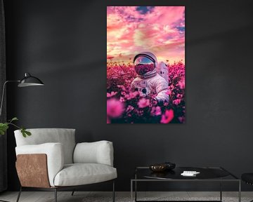 Astronaut in een bloemenveld bij zonsondergang van Poster Art Shop