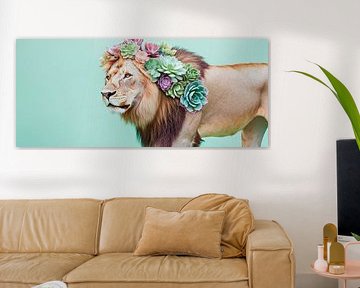 Leeuw met bloemenkrans op pastelgroen van Poster Art Shop