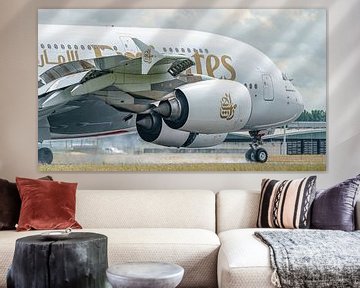 Gelande Emirates Airbus A380. van Jaap van den Berg