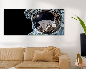 Astronautenhelm met maanzicht - futuristisch van Poster Art Shop