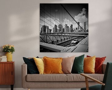 NYC Blick von der Brooklyn Bridge | Monochrom  von Melanie Viola