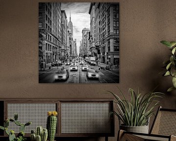 NYC 5th Avenue | Monochrome by Melanie Viola