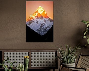 Zonsondergang over een besneeuwde piek van Poster Art Shop