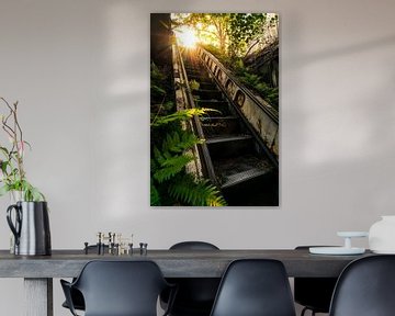 Verlaten trap met lichtstralen van Poster Art Shop