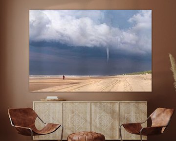 Threatening sky with waterspout by Yanuschka | Fotografie Noordwijk