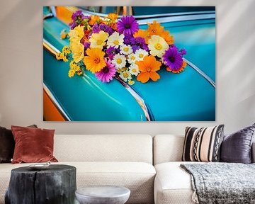 Bloemstuk op motorkap van Poster Art Shop