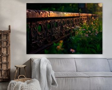 Spoorbrug in het zonlicht - Natuur van Poster Art Shop