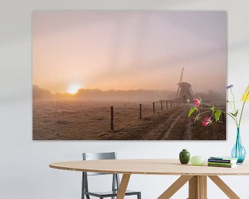 Mistige zonsopkomst - De Oude Molen - sereen en stil - pastel van Wandeldingen