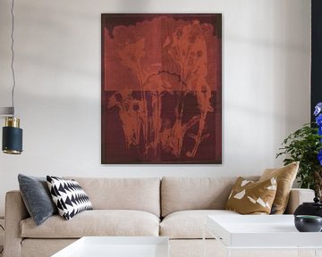 Moderne botanische kunst. Bloemen in warm terracotta en bruin. van Dina Dankers