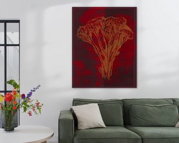 Moderne botanische kunst. Bloemen op warm geel op rood en bruin. van Dina Dankers