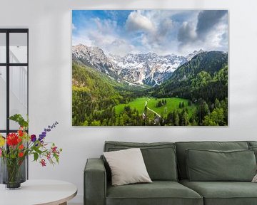 Zgornje Jezersko vallei vanuit de lucht gezien in de lente van Sjoerd van der Wal Fotografie