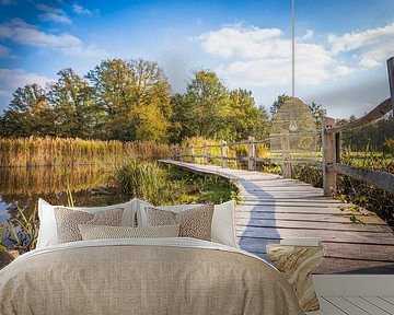 Die Brücke zur schönen Herbstlandschaft.