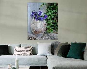 Spaanse pot met bloemen van Jellie van Althuis