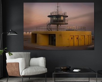 Rettungsschwimmerstation in Knokke bei Sonnenaufgang