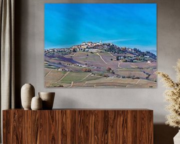 Langhe Rolling Vineyards im Vorfrühling