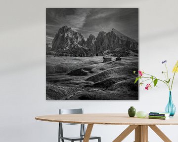 Alpe di Suisi in donker zwart en wit