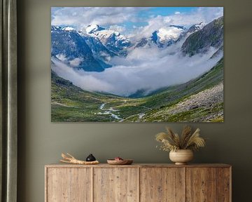Mountain scenery in Norway by Harry Punter
