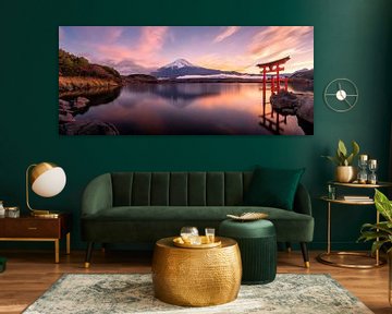 Fuji en Torii in het avondlicht van Poster Art Shop