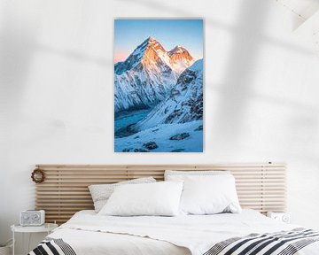 Besneeuwde toppen in het ochtendlicht van Poster Art Shop