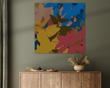 Kleurrijke abstracte botanische kunst. Bladeren in kobaltblauw, geel, wijnrood. van Dina Dankers
