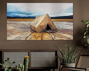 Tent op verdroogde grond in een dor landschap van Frank Heinz