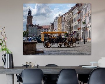 Uitzicht op het oude stadscentrum van Görlitz in Saksen met een historische paardenkoets van Animaflora PicsStock
