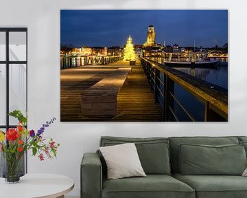 Deventer skyline aan de IJssel tijdens een koude winteravond van Sjoerd van der Wal Fotografie