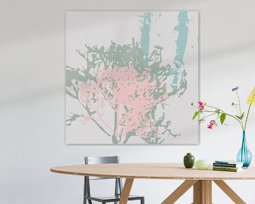 Roze, salie, blauw, grijze bladeren. Zachte en tedere botanische kunst in pasteltinten. van Dina Dankers