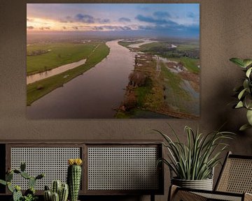 IJssel met overlopende uiterwaarden bij Zwolle tijdens zonsondergang van Sjoerd van der Wal Fotografie