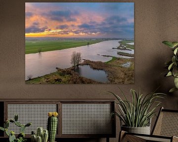 IJssel met overlopende uiterwaarden bij Zwolle tijdens zonsondergang van Sjoerd van der Wal Fotografie