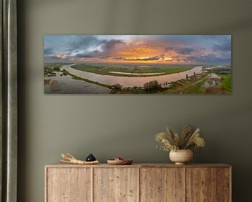 IJssel met overlopende uiterwaarden bij Zwolle tijdens zonsondergang van Sjoerd van der Wal Fotografie